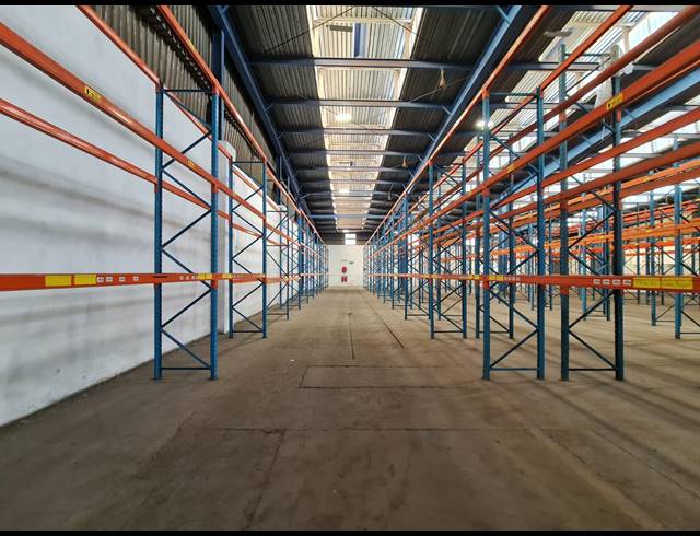 5,500M² WAREHOUSE TO LET IN WADEVILLE